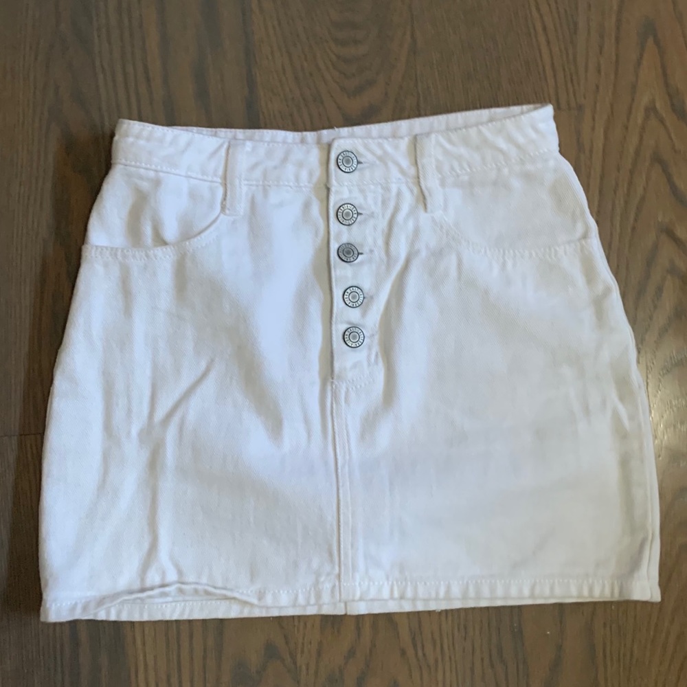 JOHN GAULT BRANDY MELVILLE white denim skirt